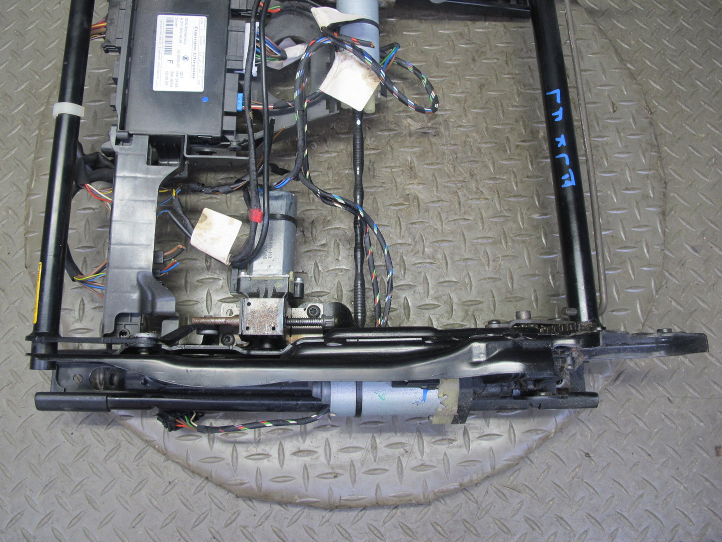 05-08 Mercedes R171 SLK55 AMG Front Left Seat Track w Motors & Module Assy OEM