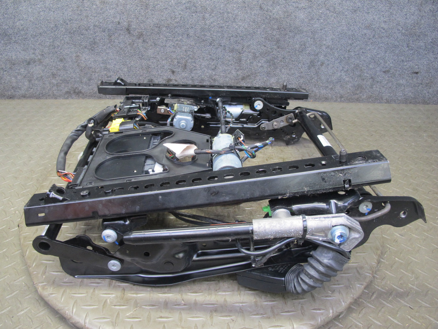 05-08 Mercedes R171 SLK55 AMG Front Left Seat Track w Motors & Module Assy OEM