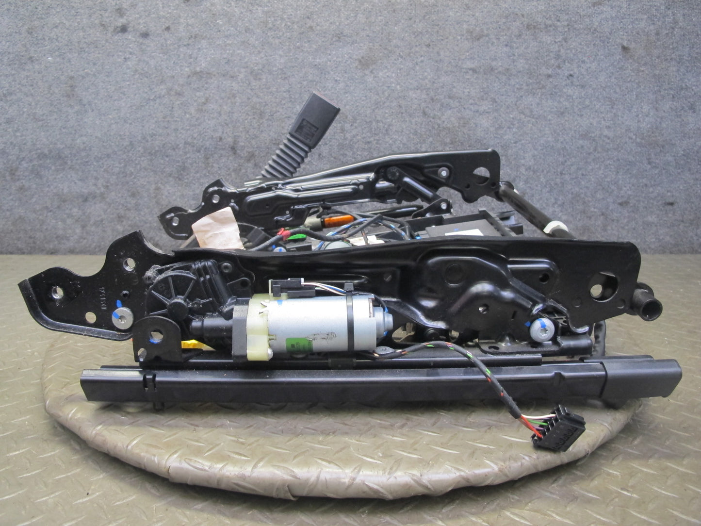 05-08 Mercedes R171 SLK55 AMG Front Right Seat Track w Motors & Module Assy OEM