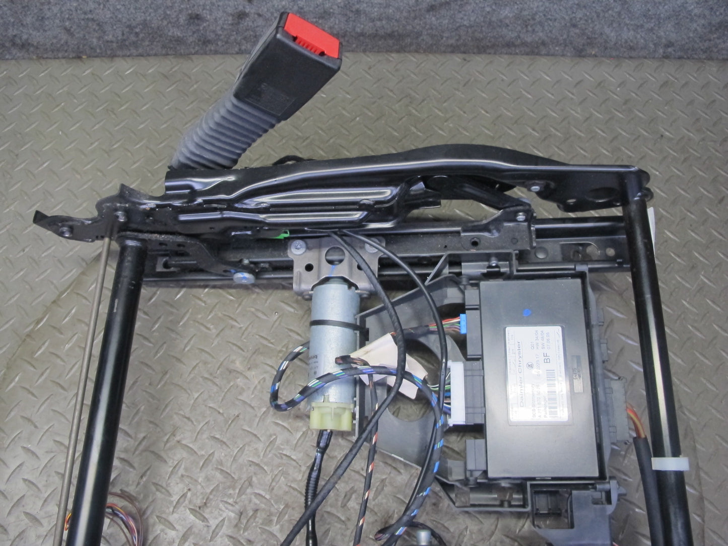 05-08 Mercedes R171 SLK55 AMG Front Right Seat Track w Motors & Module Assy OEM