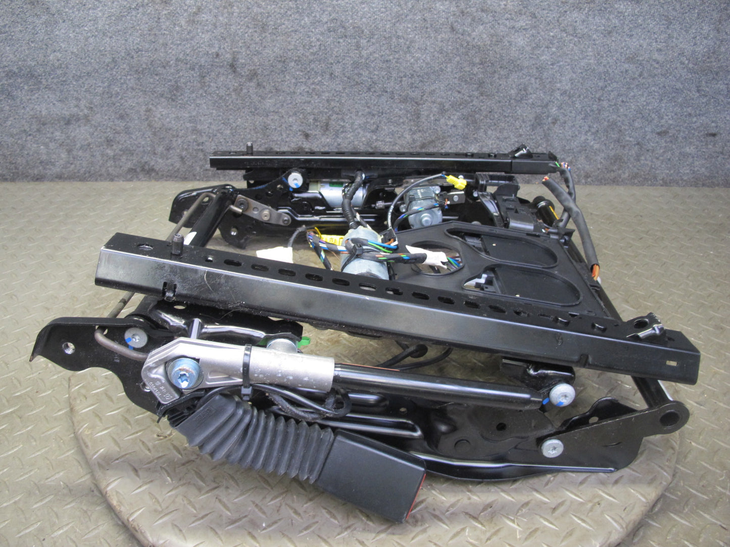 05-08 Mercedes R171 SLK55 AMG Front Right Seat Track w Motors & Module Assy OEM