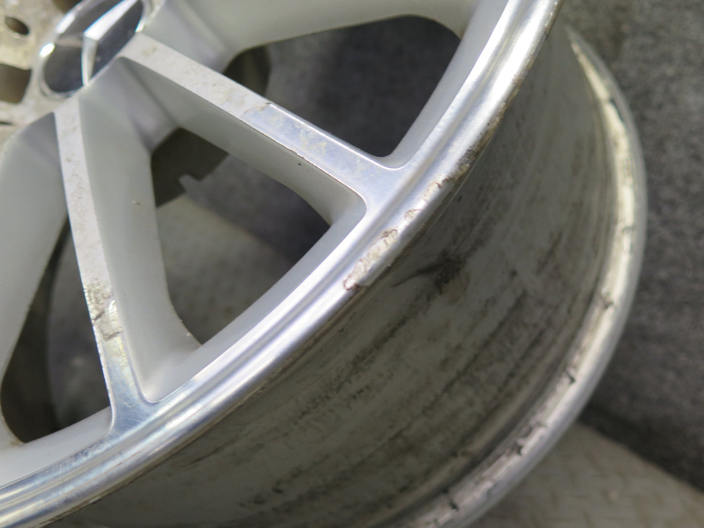 05-11 Mercedes R171 SLK55 AMG Rear R18 18" Alloy Wheel Rim 18x8.5J ET30 OEM