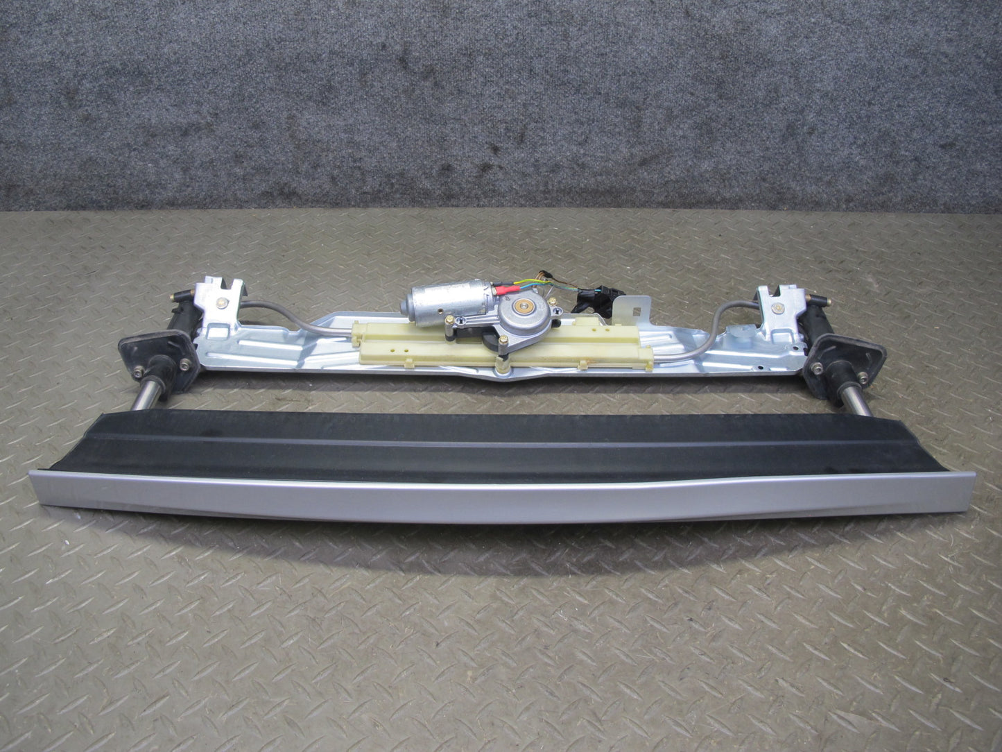 1997-2002 Porsche Boxster 986 Rear Trunk Spoiler Drive Motor Mechanism Assembly