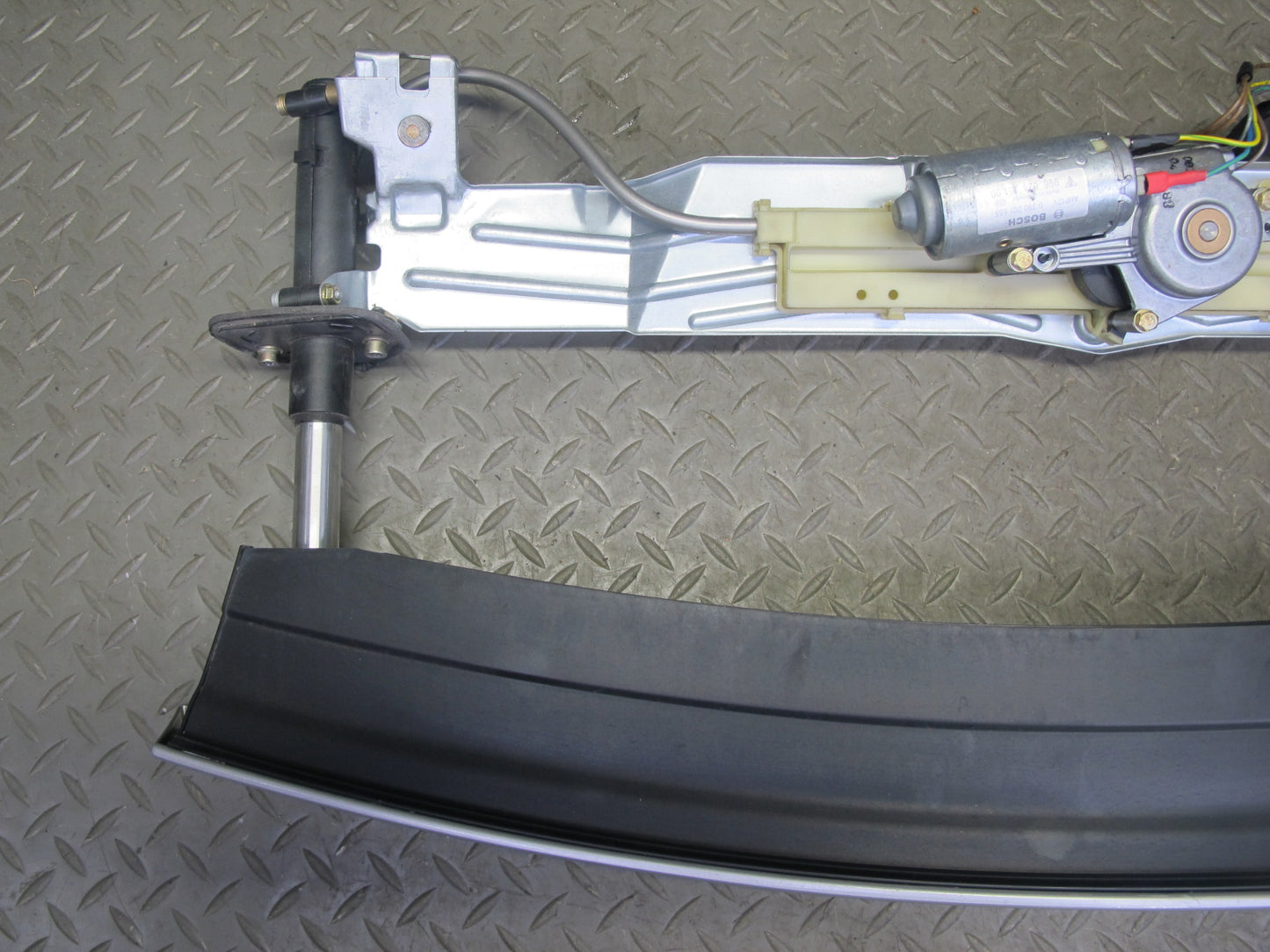 1997-2002 Porsche Boxster 986 Rear Trunk Spoiler Drive Motor Mechanism Assembly
