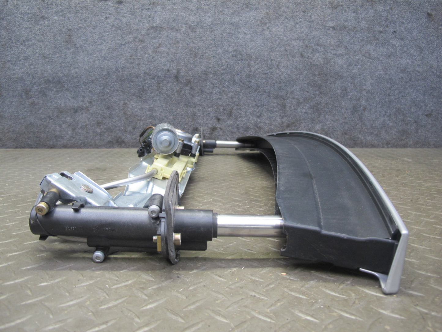 1997-2002 Porsche Boxster 986 Rear Trunk Spoiler Drive Motor Mechanism Assembly