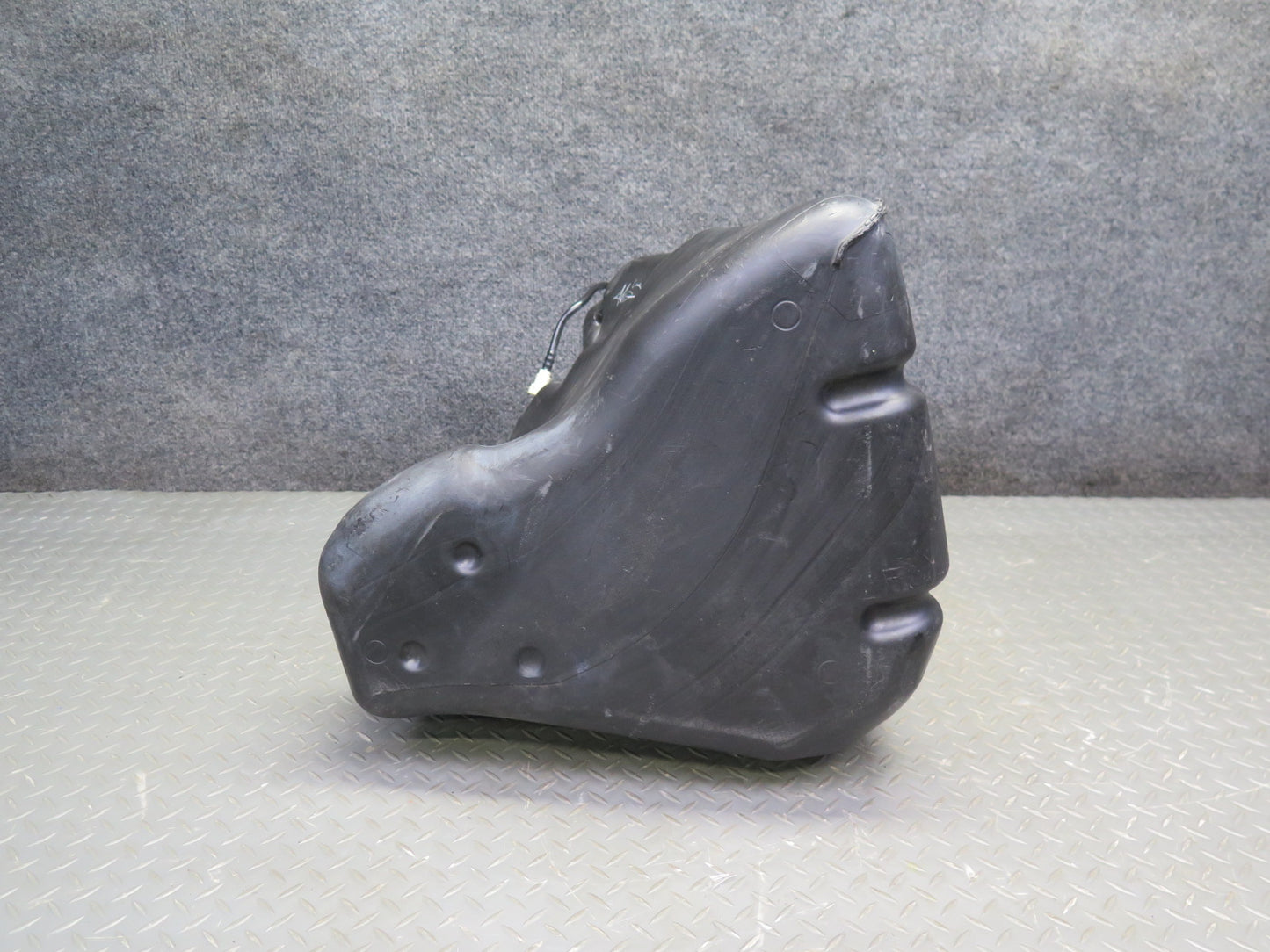 05-13 Chevrolet Corvette C6 Right Fuel Tank w Shield Cover OEM