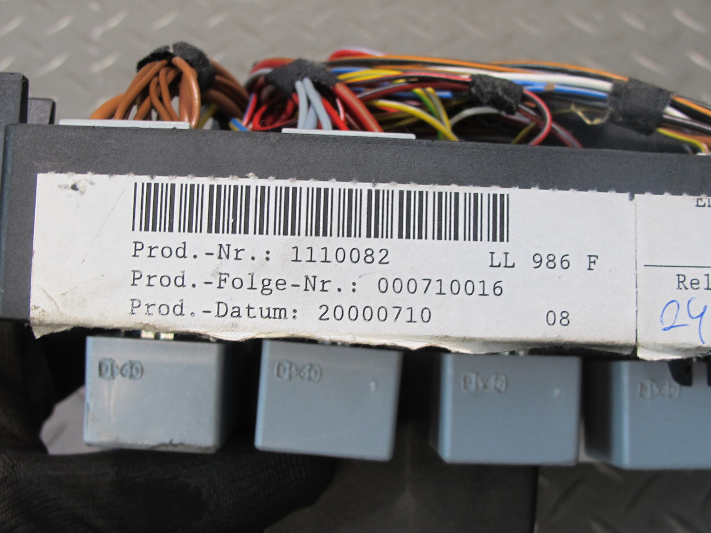 2000-2004 Porsche Boxster 986 Junction Fuse Relay Box Module Unit