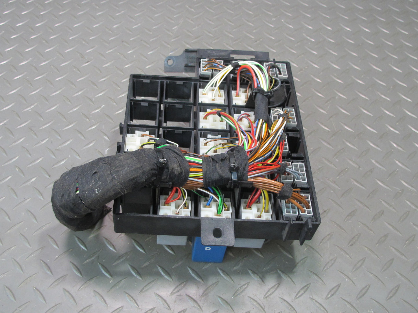 2000-2004 Porsche Boxster 986 Junction Fuse Relay Box Module Unit