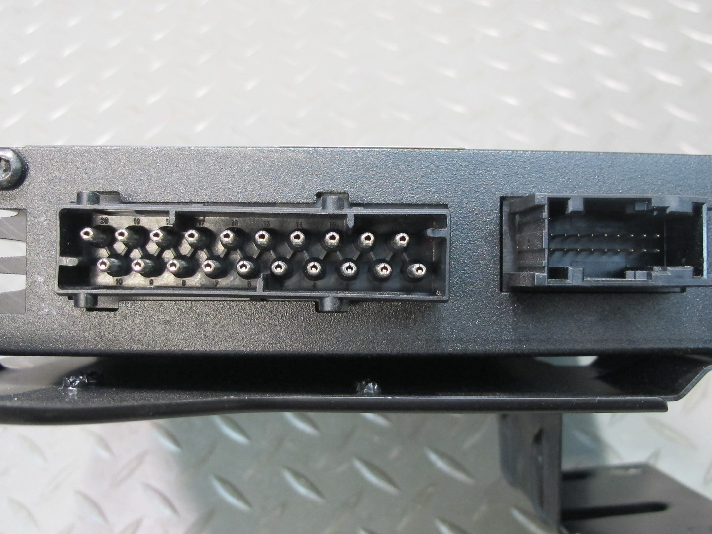 2001-2002 Porsche Boxster 986 Junction Fuse Relay Box Module Unit