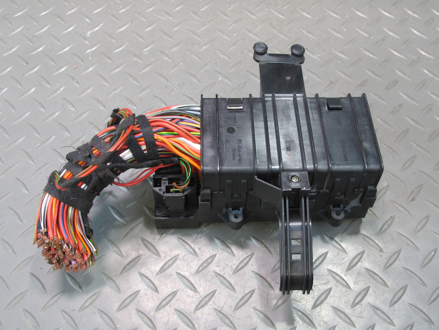 2000-2004 Porsche Boxster 986 Fuse Relay Junction Box Module Unit