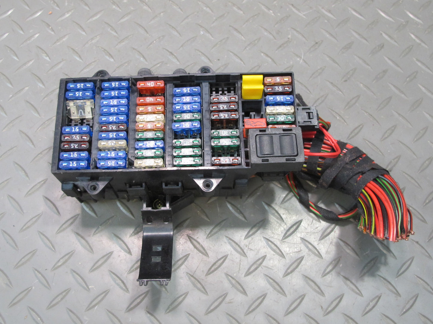 2000-2004 Porsche Boxster 986 Fuse Relay Junction Box Module Unit