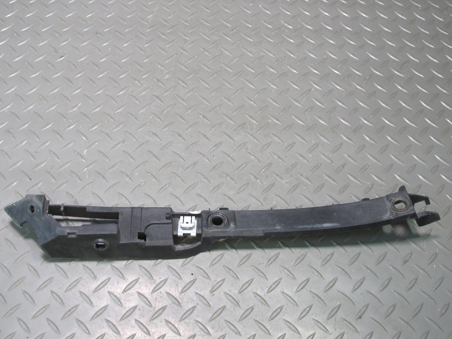 1997-2004 Porsche Boxster 986 Front Left Side Bumper Mount Bracket Support