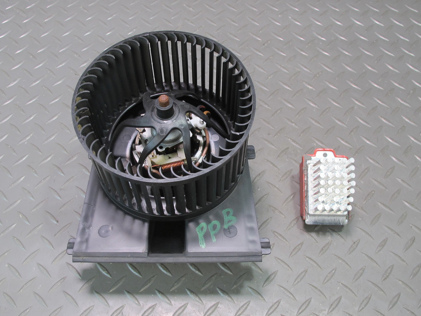 1997-2004 Porsche Boxster 986 A/C Heater Blower Motor Fan W/ Resistor