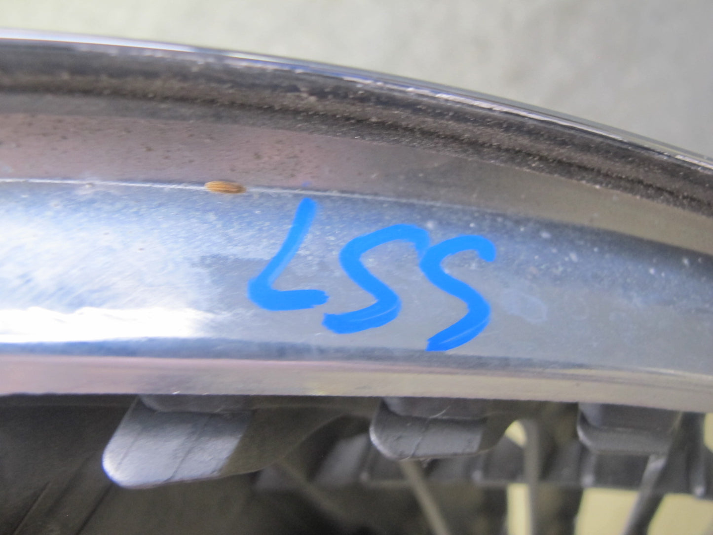 04-06 Lexus UCF30L LS430 Front Upper Hood Chrome Grille w Emblem OEM