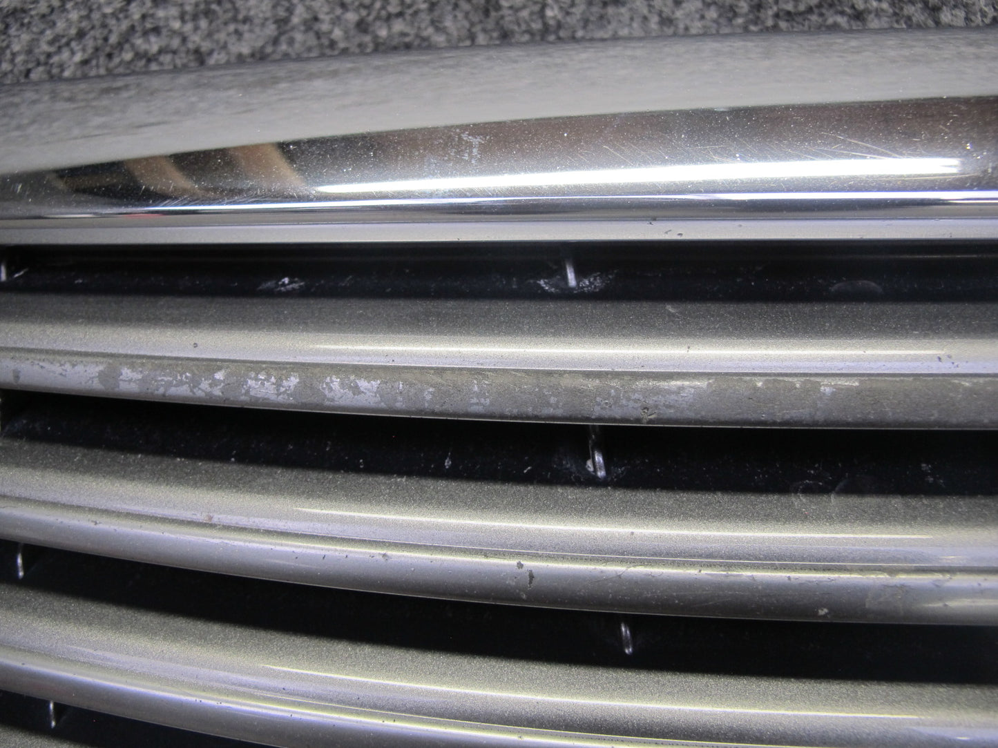 04-06 Lexus UCF30L LS430 Front Upper Hood Chrome Grille w Emblem OEM