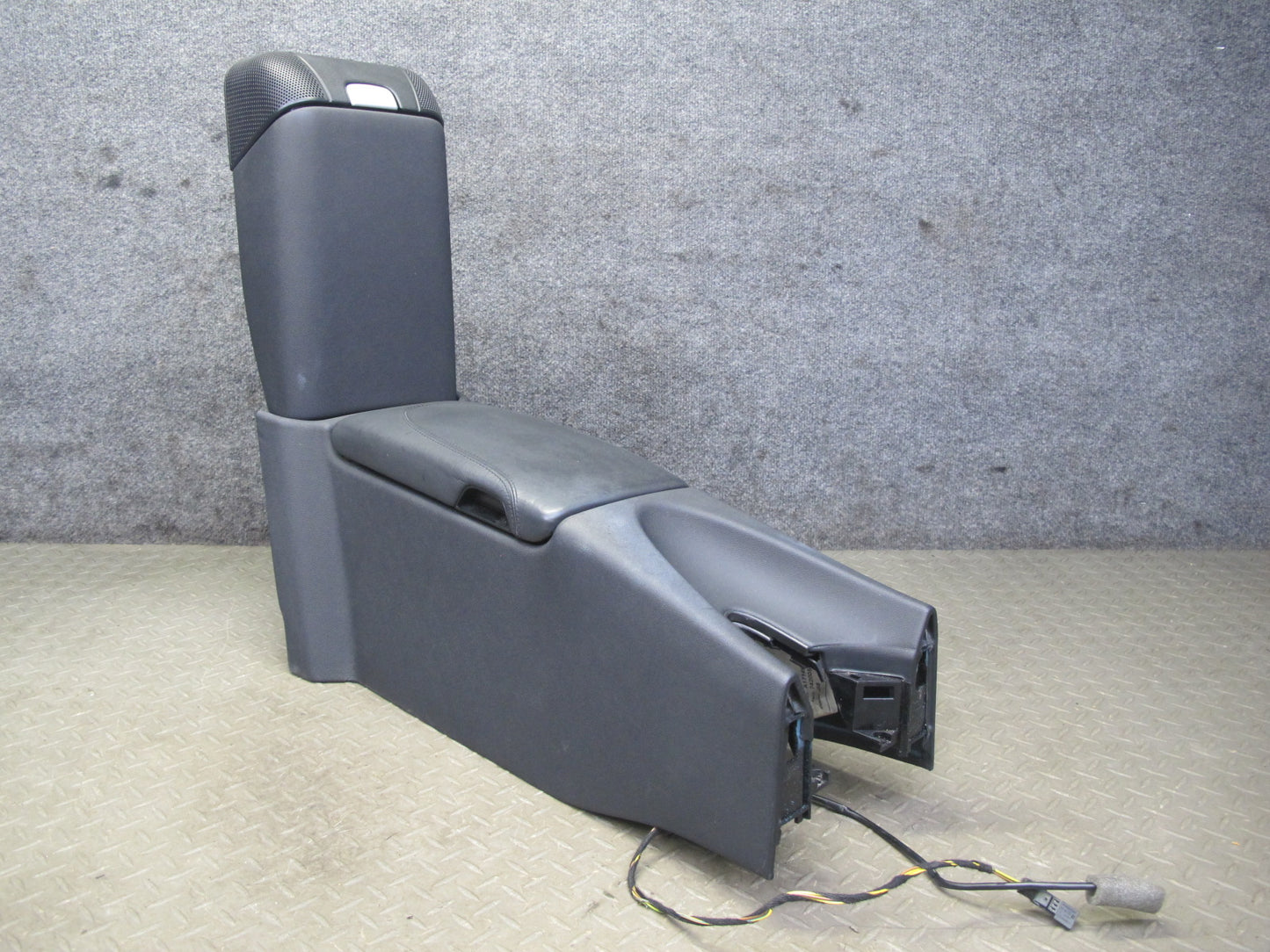 05-11 Mercedes R171 SLK55 Rear Center Console Compartment Storage Armrest OEM