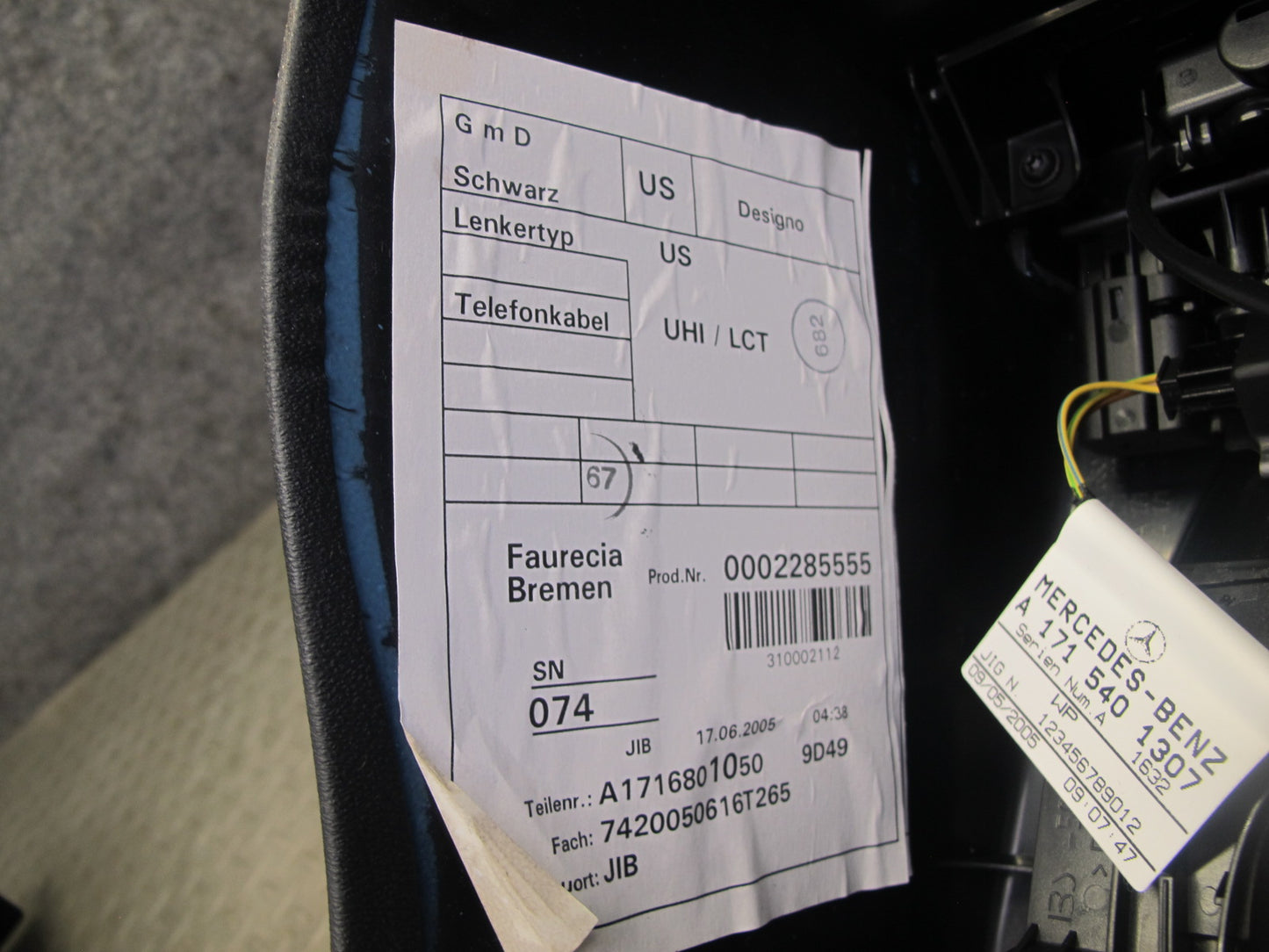 05-11 Mercedes R171 SLK55 Rear Center Console Compartment Storage Armrest OEM