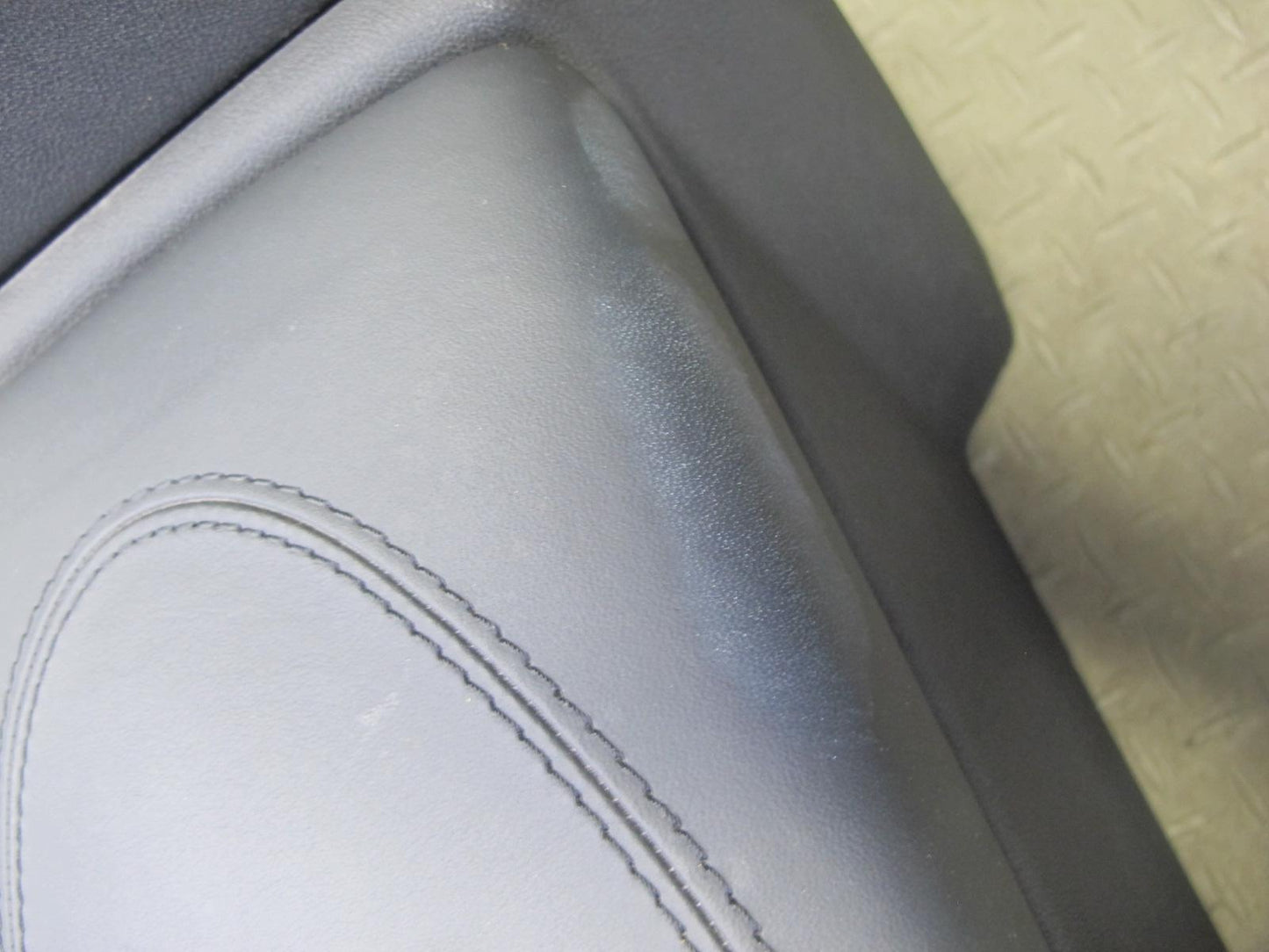 05-11 Mercedes R171 SLK55 Rear Center Console Compartment Storage Armrest OEM