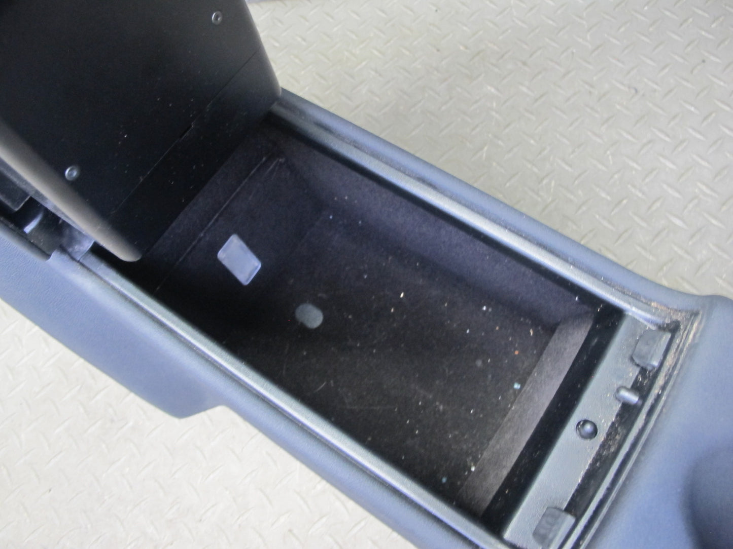 05-11 Mercedes R171 SLK55 Rear Center Console Compartment Storage Armrest OEM