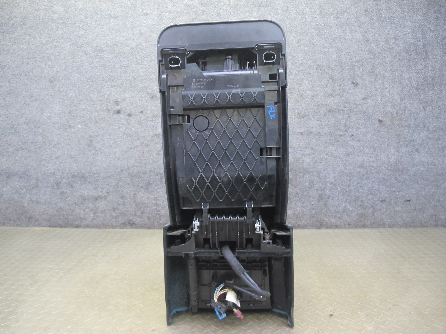 05-11 Mercedes R171 SLK55 Rear Center Console Compartment Storage Armrest OEM