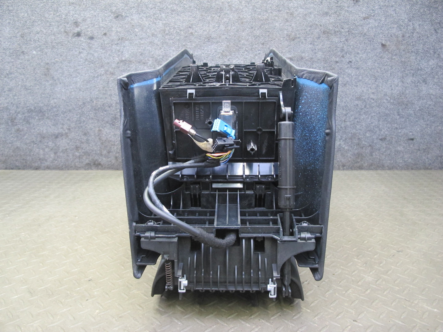 05-11 Mercedes R171 SLK55 Rear Center Console Compartment Storage Armrest OEM