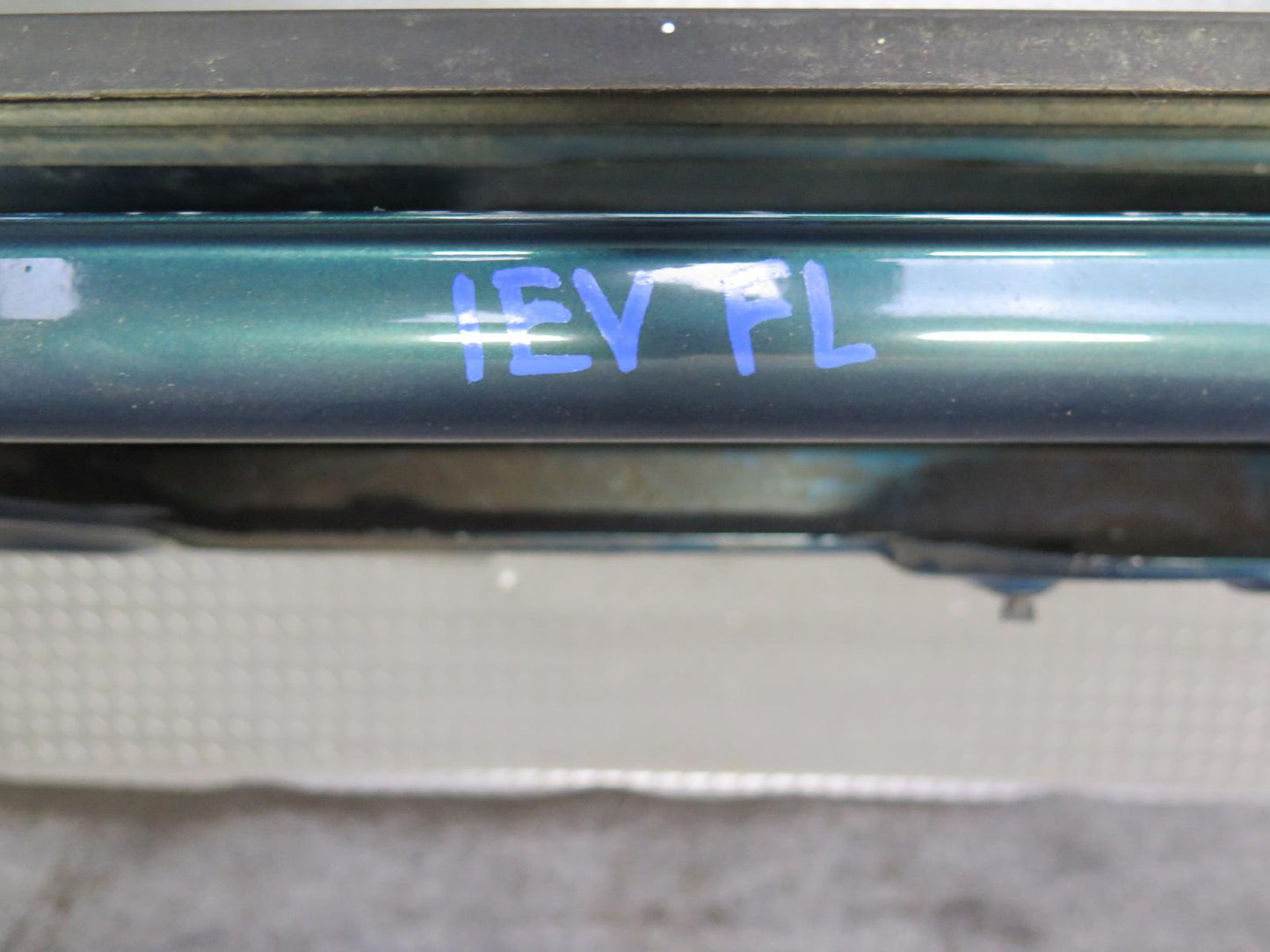 99-03 VW Eurovan T4 Front Left Door Shell Panel Green Pearl OEM