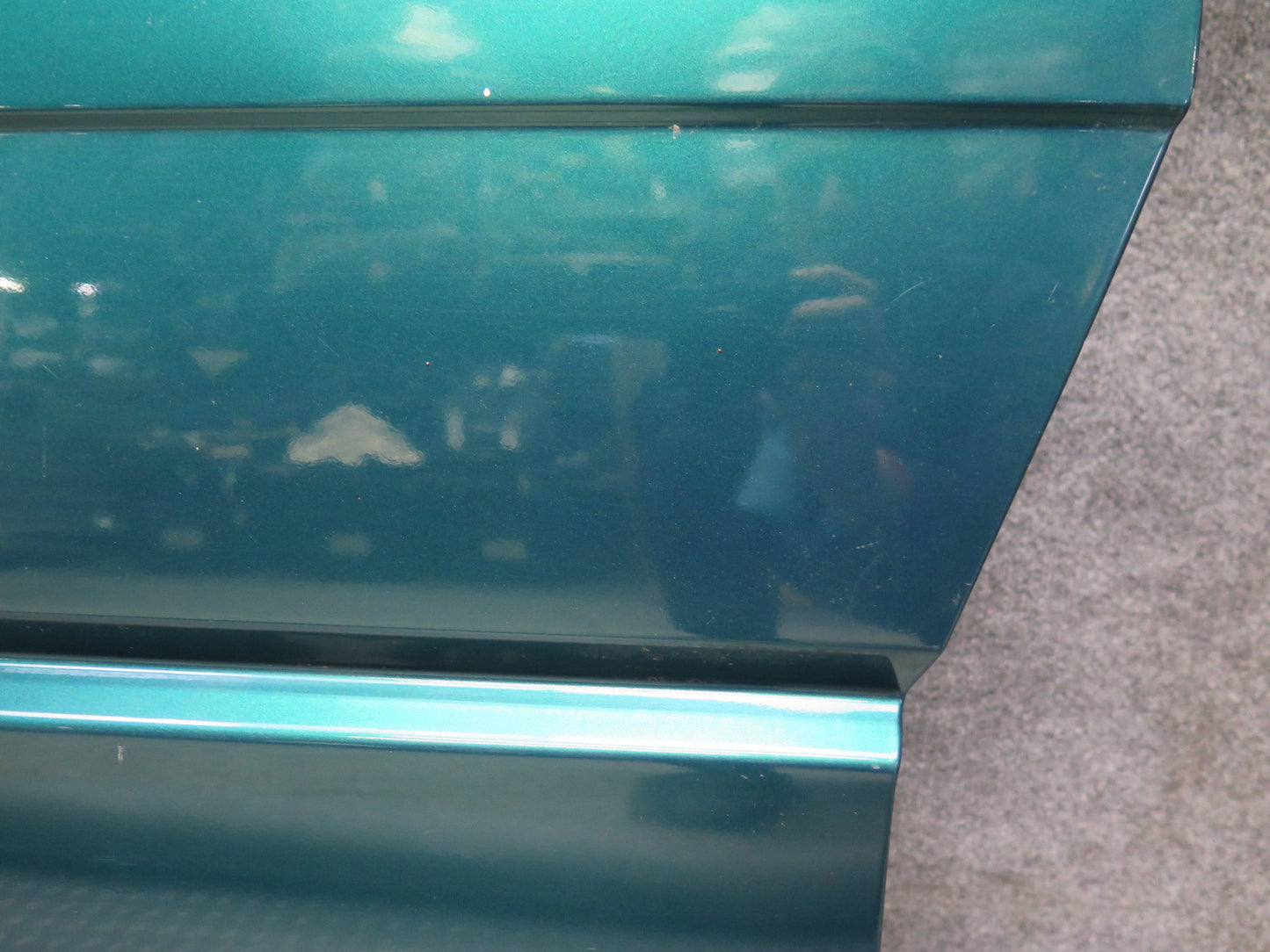 99-03 VW Eurovan T4 Front Left Door Shell Panel Green Pearl OEM