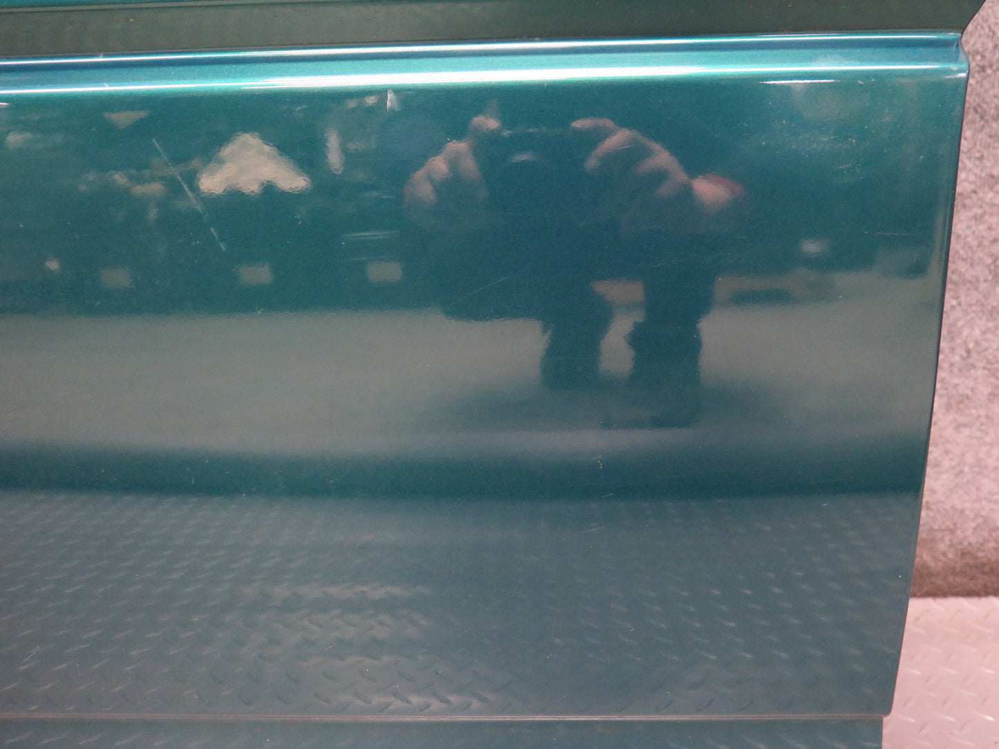 99-03 VW Eurovan T4 Front Left Door Shell Panel Green Pearl OEM