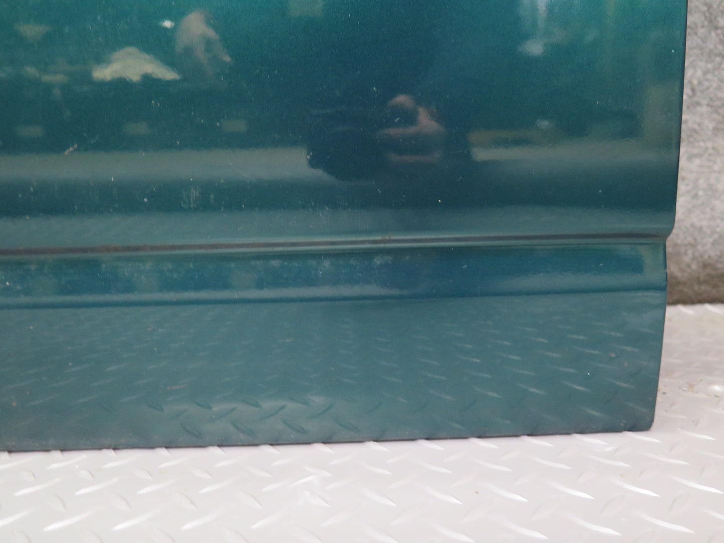 99-03 VW Eurovan T4 Front Left Door Shell Panel Green Pearl OEM