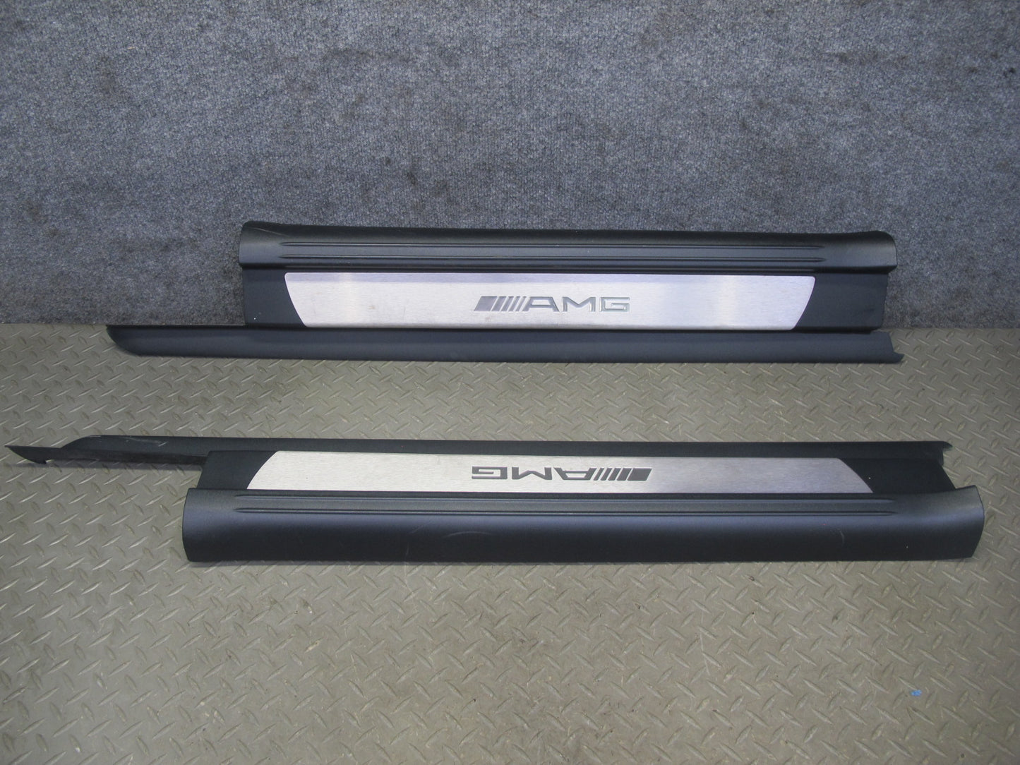 05-11 Mercedes R171 SLK55 AMG Set of 2 Door Scuff Sill Plate Trim Panel OEM