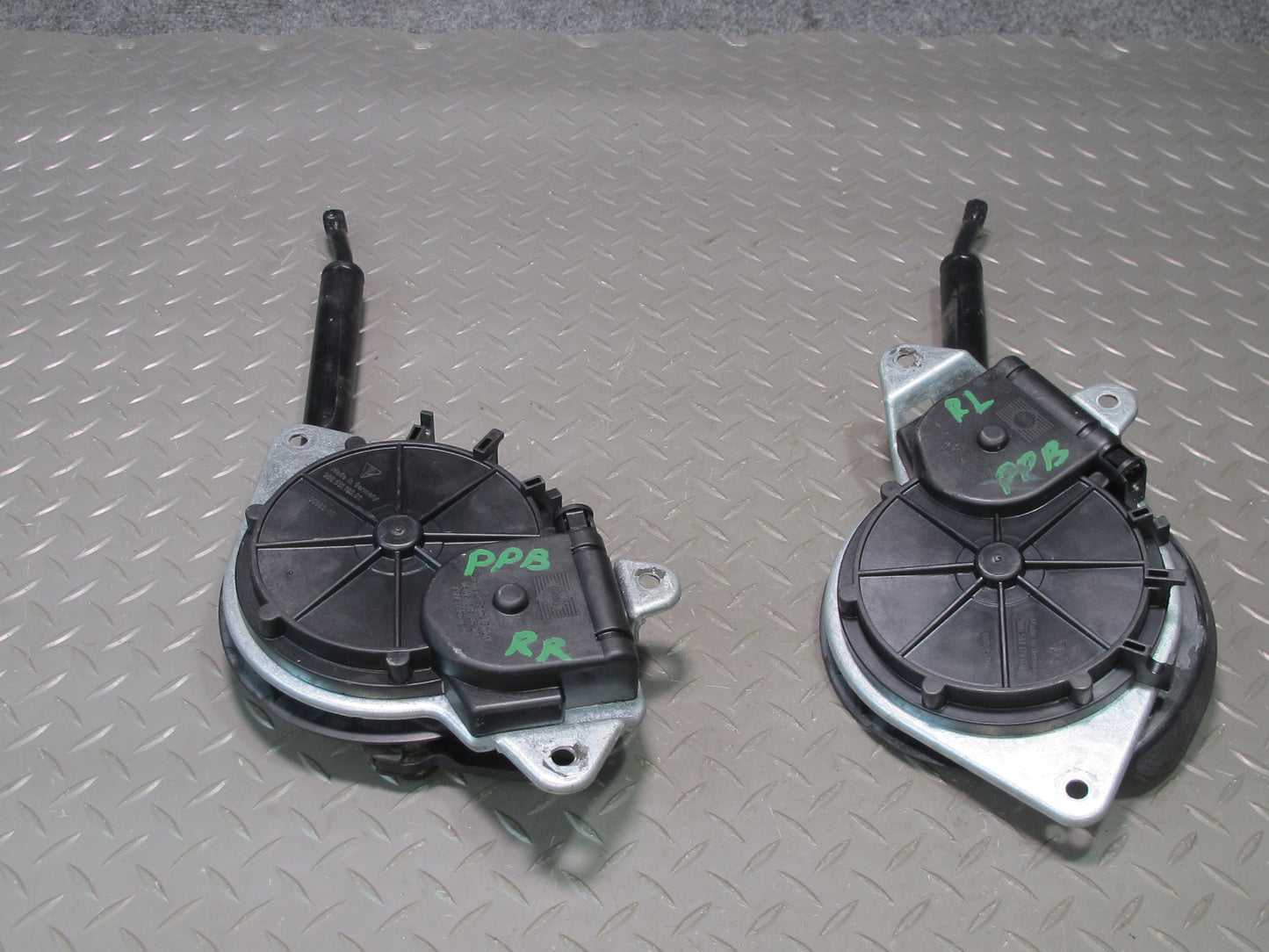 97-04 Porsche Boxster 986 Convertible TOP Left & Right Transmission Motor Set