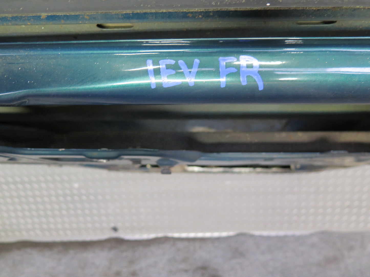 99-03 VW Eurovan T4 Front Right Door Shell Panel Green Pearl OEM