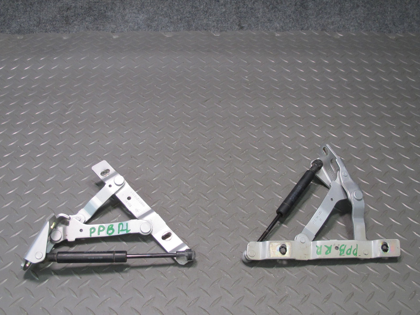 1997-2004 Porsche Boxster 986 Rear Trunk Lid Hinge Bracket w Support Set of 2