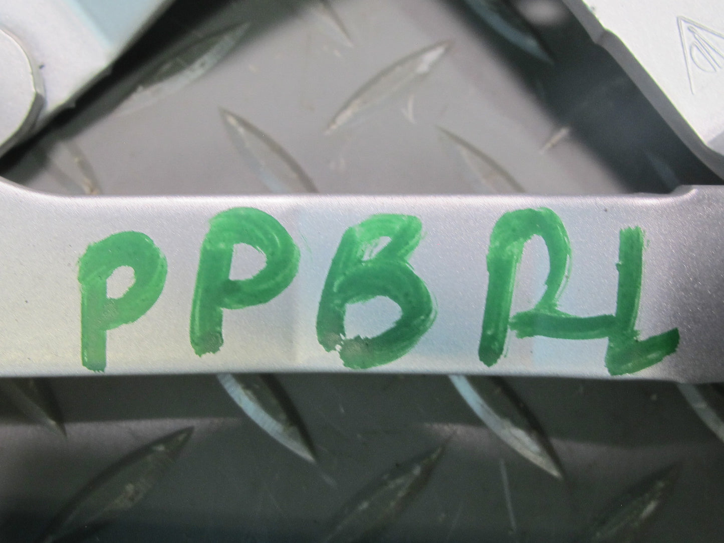 1997-2004 Porsche Boxster 986 Rear Trunk Lid Hinge Bracket w Support Set of 2