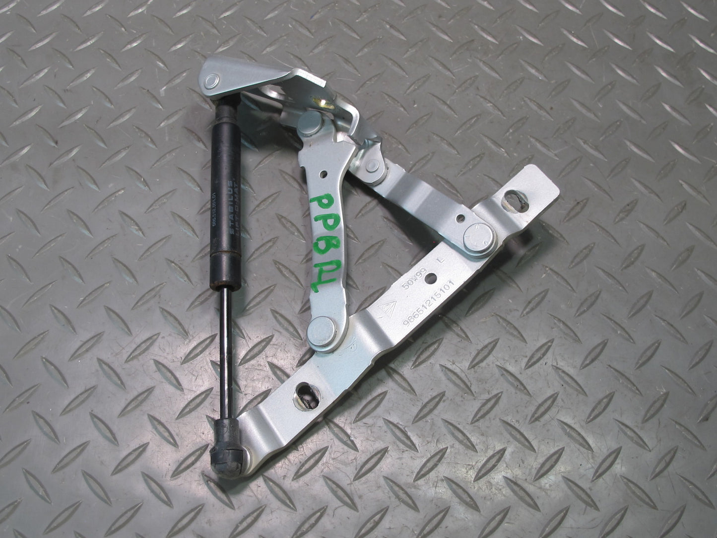 1997-2004 Porsche Boxster 986 Rear Trunk Lid Hinge Bracket w Support Set of 2