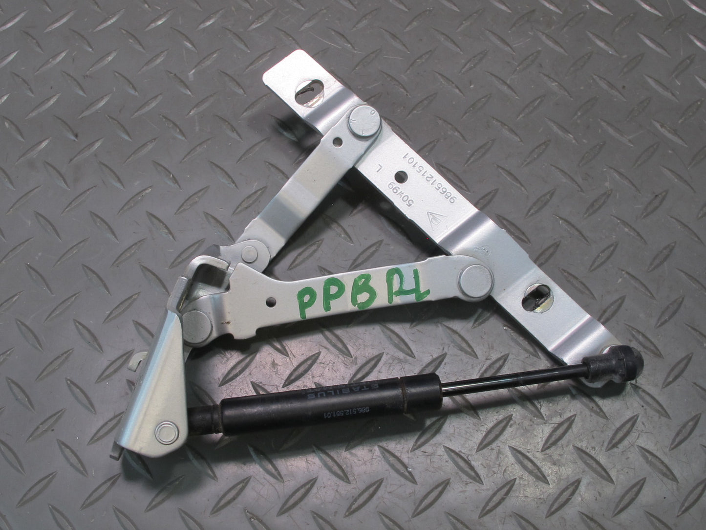 1997-2004 Porsche Boxster 986 Rear Trunk Lid Hinge Bracket w Support Set of 2