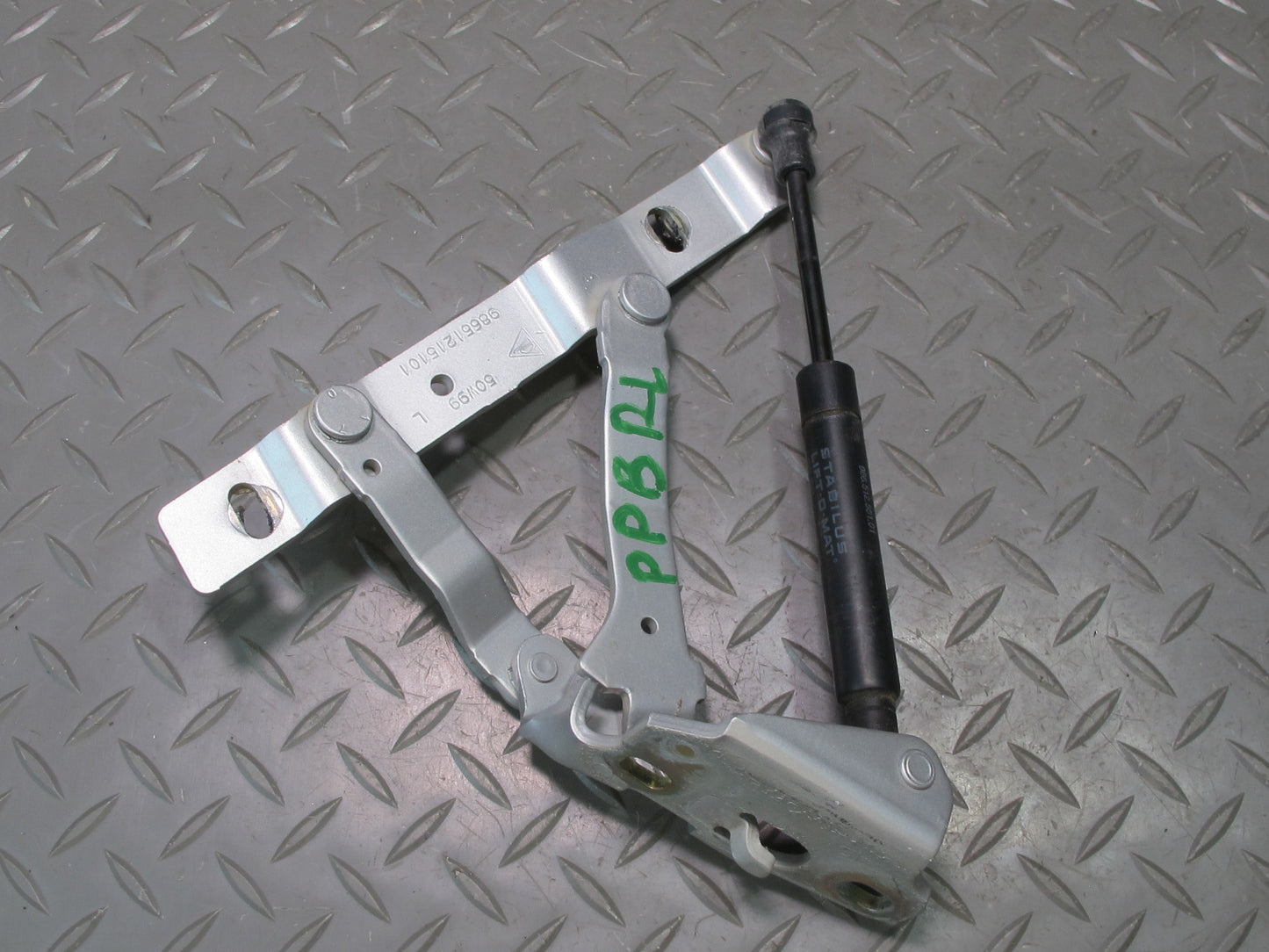 1997-2004 Porsche Boxster 986 Rear Trunk Lid Hinge Bracket w Support Set of 2