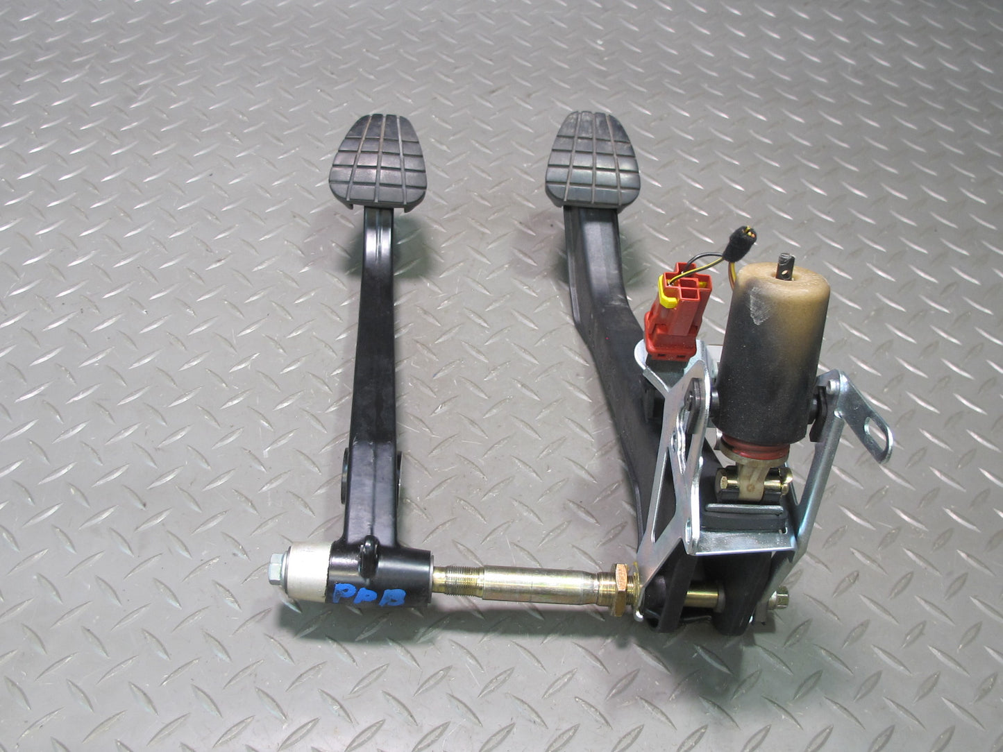 2000-2004 Porsche Boxster 986 Manual Transmission Clutch Brake Gas Pedal Set