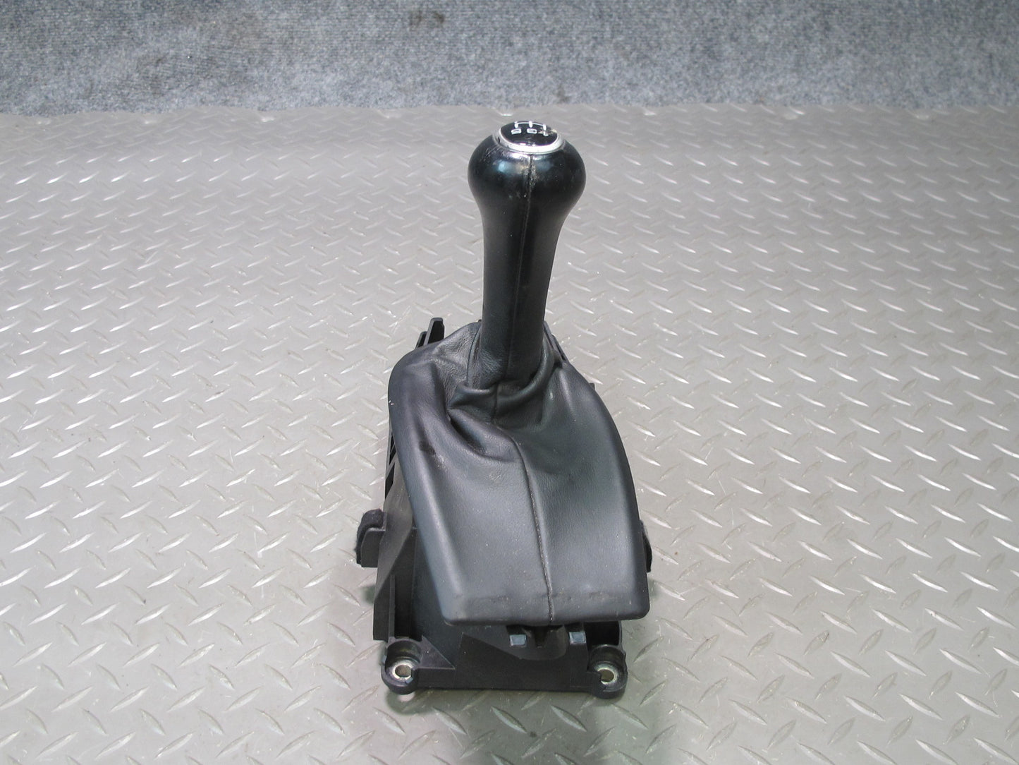 2000-2004 Porsche Boxster 986 5-SPEED Manual Transmission Gear Shifter W/ Knob