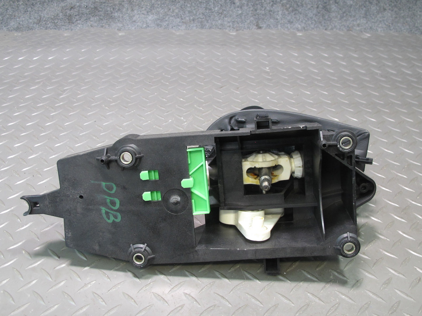 2000-2004 Porsche Boxster 986 5-SPEED Manual Transmission Gear Shifter W/ Knob