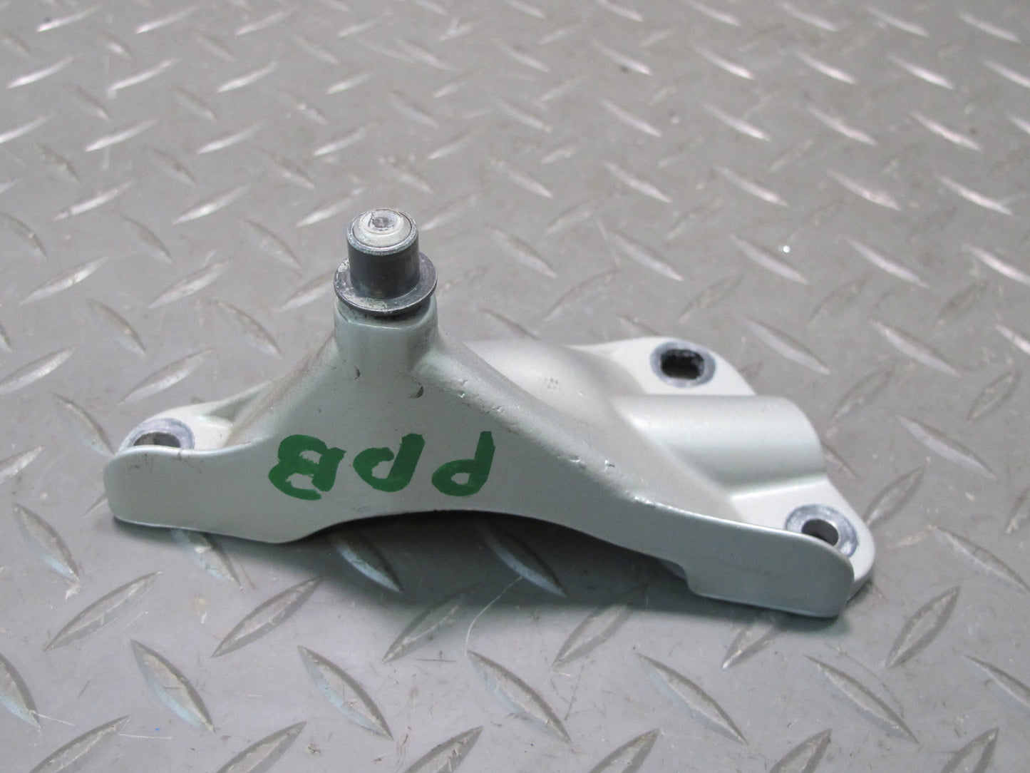 97-04 Porsche Boxster 986 Convertible TOP Shock Rear Bearing Mount Bracket Set