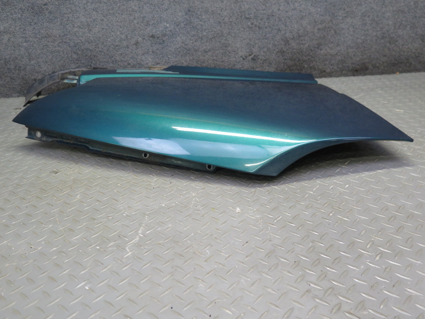 99-03 VW Eurovan T4 Front Right Fender Shell Panel Green Pearl OEM