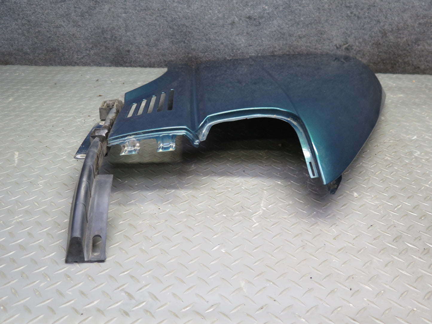 99-03 VW Eurovan T4 Front Right Fender Shell Panel Green Pearl OEM