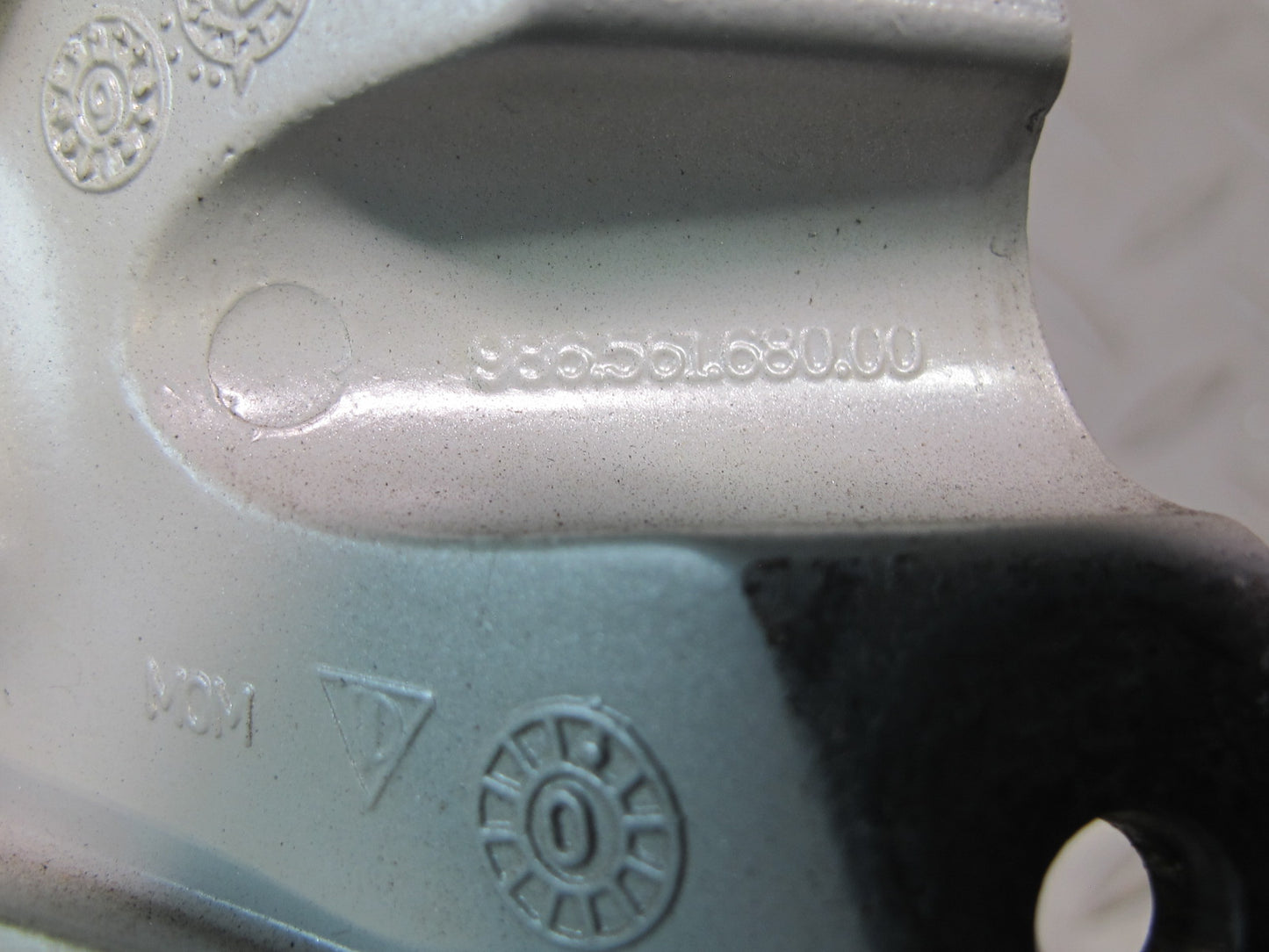 97-04 Porsche Boxster 986 Convertible TOP Shock Rear Bearing Mount Bracket Set