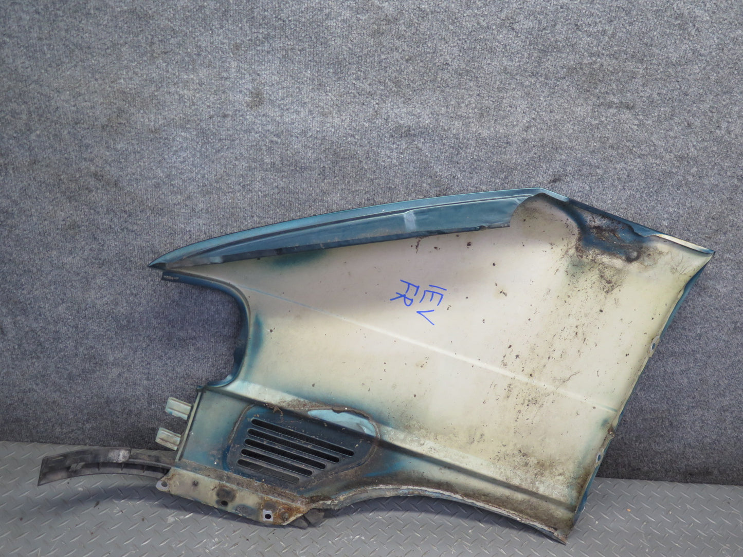99-03 VW Eurovan T4 Front Right Fender Shell Panel Green Pearl OEM