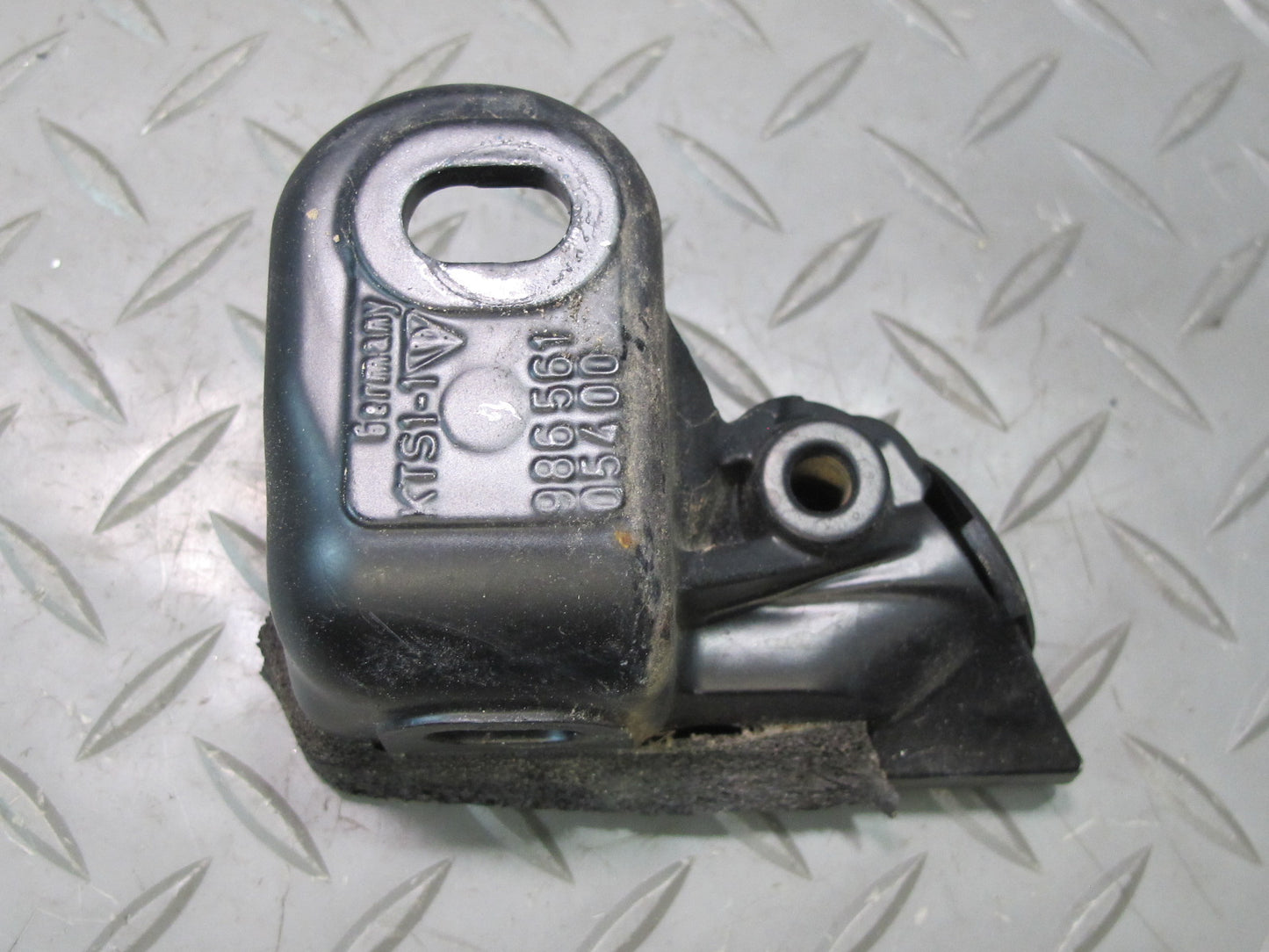 97-04 Porsche Boxster 986 Convertible TOP Rear Left Right Side Mount Bracket Set