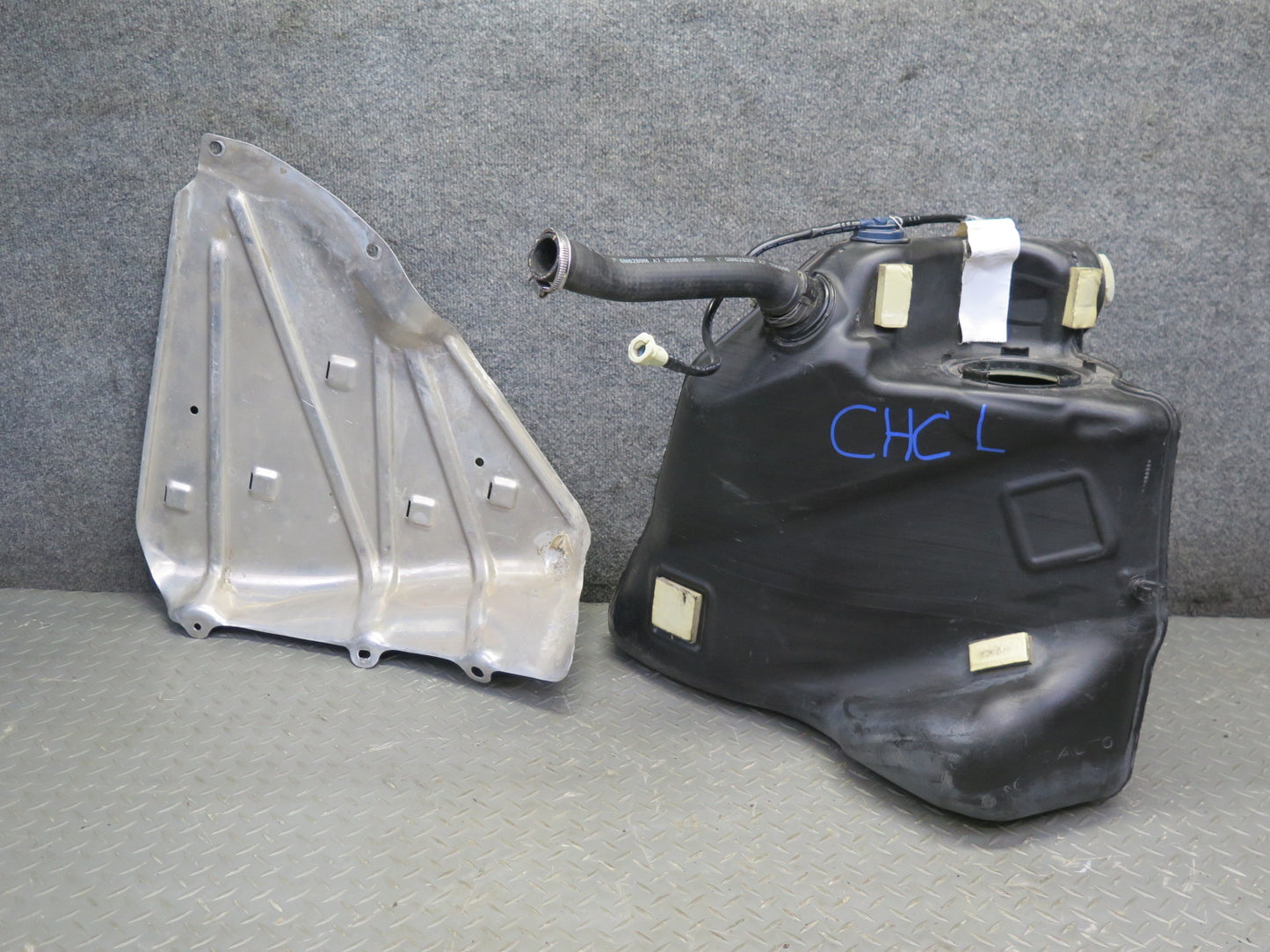 05-13 Chevrolet Corvette C6 Left Fuel Tank w Shield Cover OEM