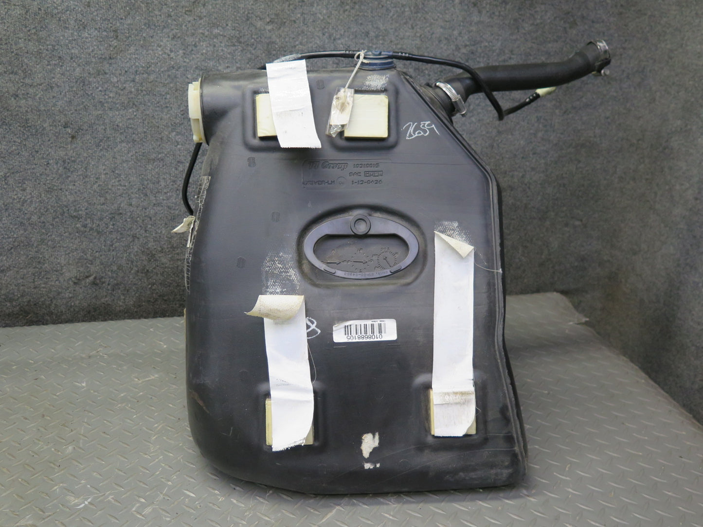 05-13 Chevrolet Corvette C6 Left Fuel Tank w Shield Cover OEM