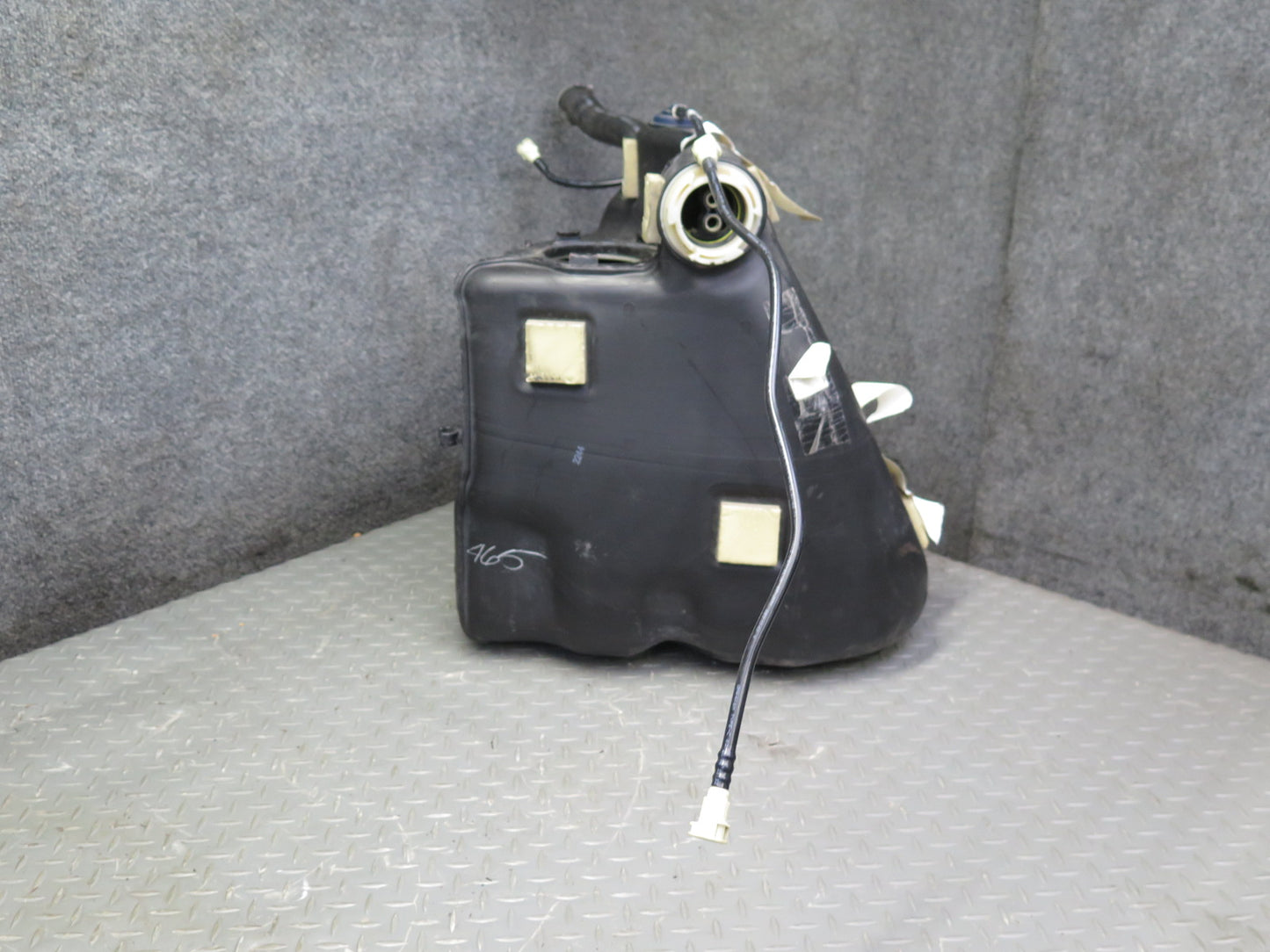 05-13 Chevrolet Corvette C6 Left Fuel Tank w Shield Cover OEM