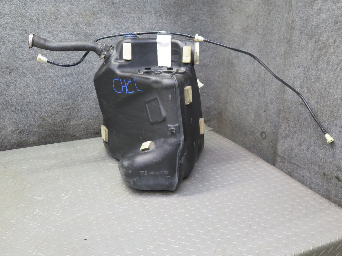 05-13 Chevrolet Corvette C6 Left Fuel Tank w Shield Cover OEM